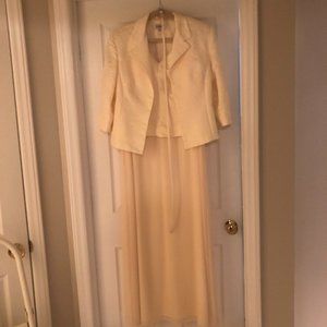 Patra, Size 16, Pale Yellow